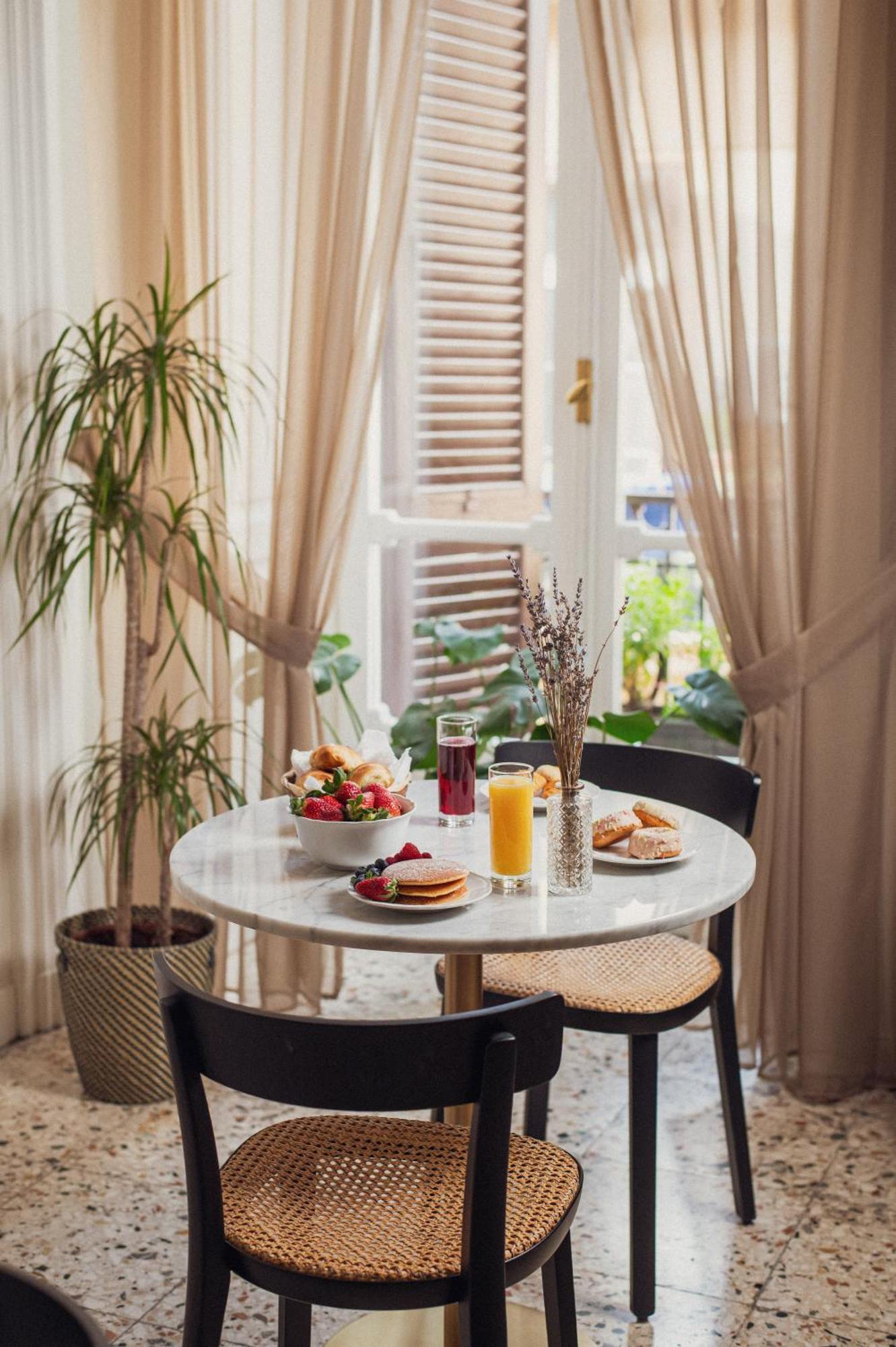 Quatrum Napoli - B&B Bagian luar foto